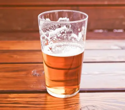 Cuánto de alcohol tiene la cerveza Modelo